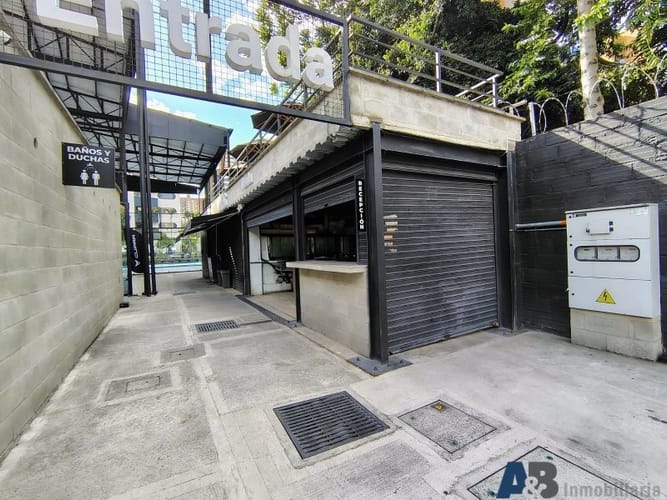 Local en arriendo en Los Colores, Medellín, 12 m² · foto 2 de 8