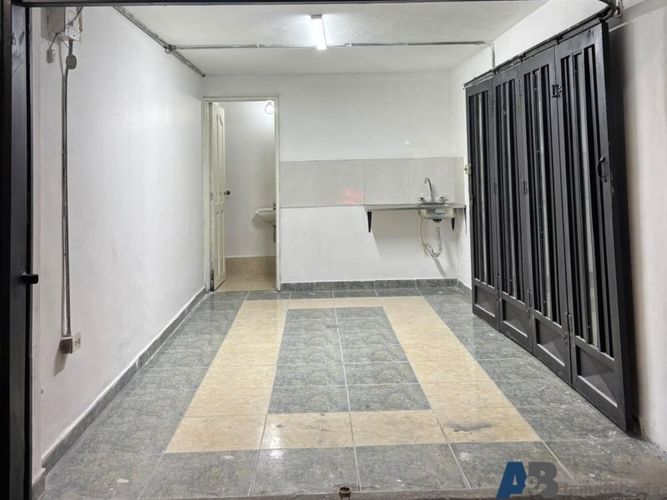 Local en arriendo en Calasanz, Medellín, 25 m² · foto 2 de 4