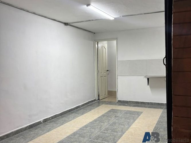 Local en arriendo en Calasanz, Medellín, 25 m² · foto 3 de 4