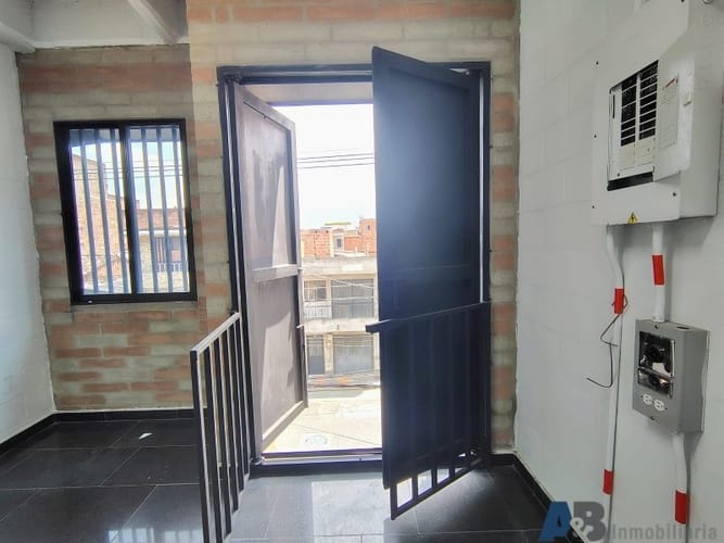 Bodega en arriendo en Trinidad, Medellín, 360 m² · foto 8 de 18