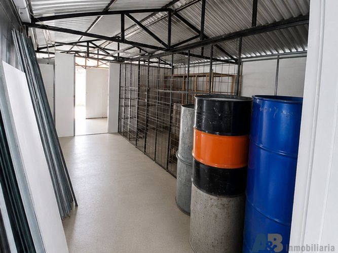 Bodega en arriendo en Cristobal, Medellín, 175 m² · foto 3 de 6