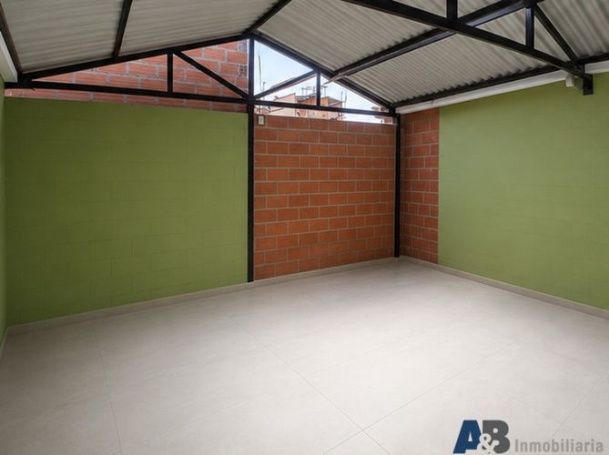 Bodega en arriendo en Cristobal, Medellín, 175 m² · foto 4 de 6