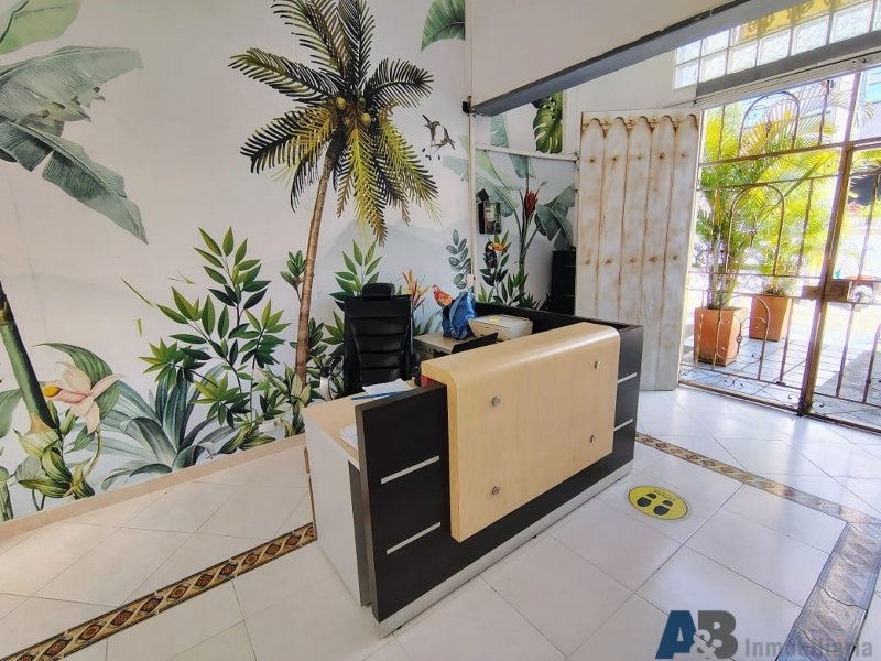 Casa en arriendo en Laureles, Medellín · foto 2 de 14