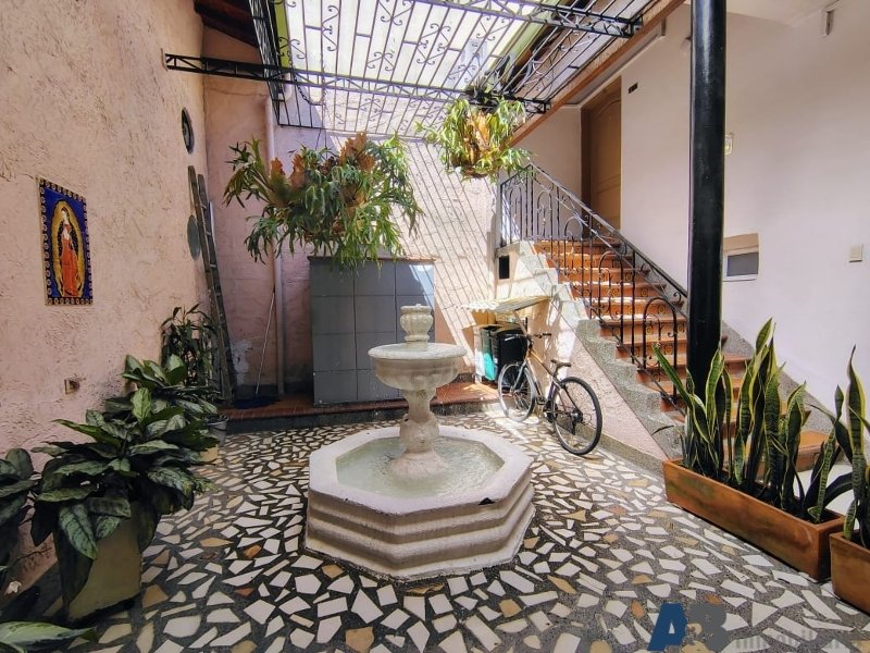 Casa en arriendo en Laureles, Medellín · foto 3 de 14
