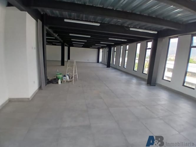 Bodega en arriendo en Cerro Nutibara, Medellín, 165 m² · foto 3 de 10