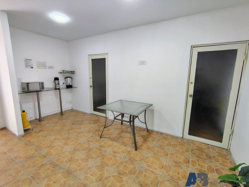 Casa en arriendo en Laureles, Medellín · foto 11 de 14