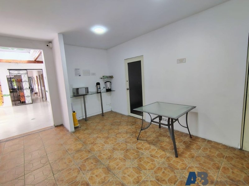 Casa en arriendo en Laureles, Medellín · foto 12 de 14