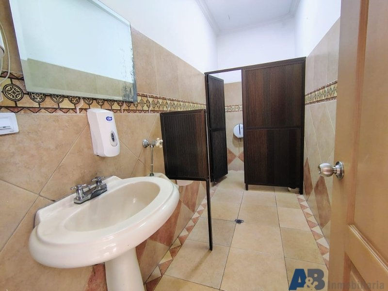 Casa en arriendo en Laureles, Medellín · foto 13 de 14