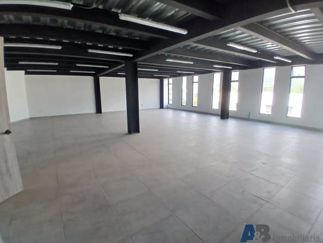 Bodega en arriendo en Cerro Nutibara, Medellín, 165 m² · foto 10 de 10