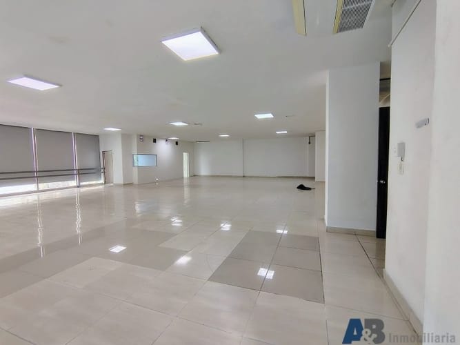 Local en arriendo en San Joaquin, Medellín, 650 m² · foto 7 de 21