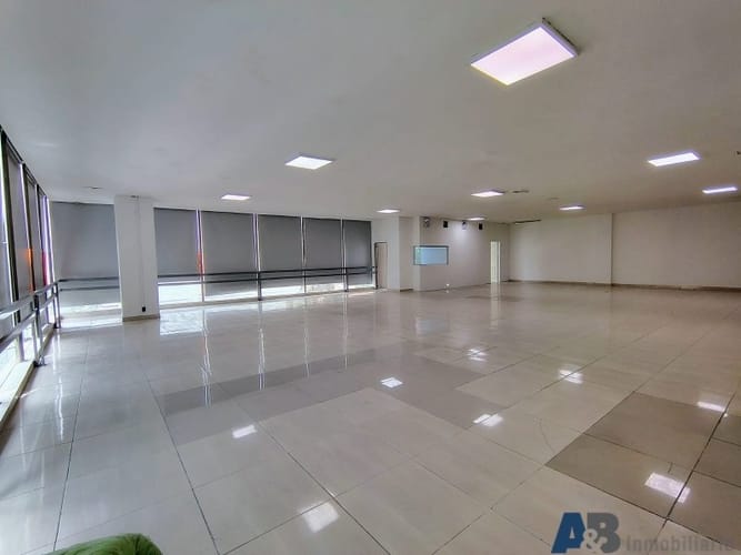 Local en arriendo en San Joaquin, Medellín, 650 m² · foto 8 de 21