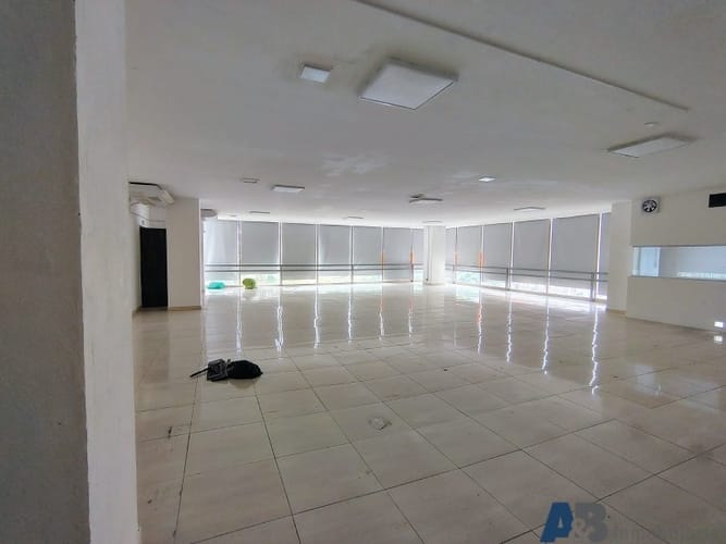 Local en arriendo en San Joaquin, Medellín, 650 m² · foto 9 de 21