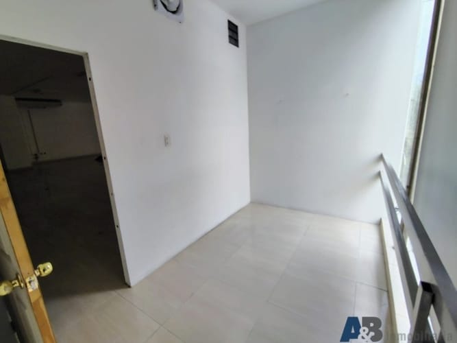 Local en arriendo en San Joaquin, Medellín, 650 m² · foto 11 de 21