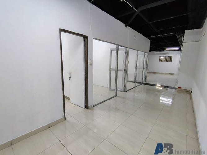 Local en arriendo en San Joaquin, Medellín, 650 m² · foto 14 de 21