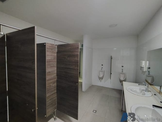 Local en arriendo en San Joaquin, Medellín, 650 m² · foto 19 de 21