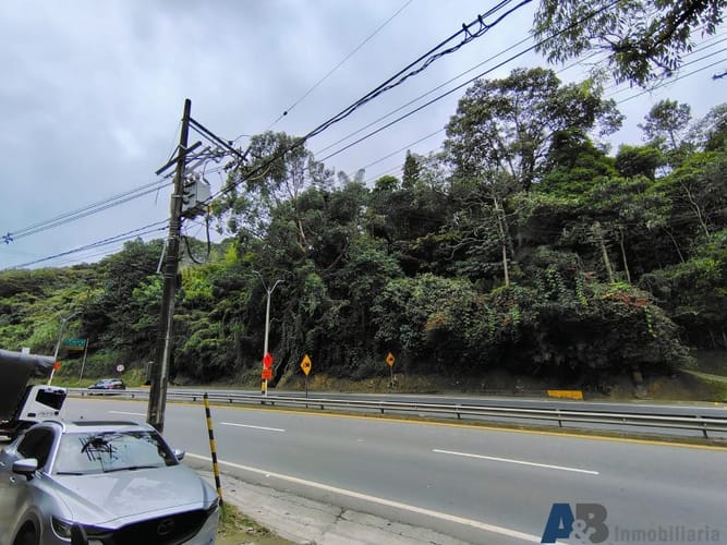 Bodega en arriendo en El Convento, Copacabana, 250 m² · foto 16 de 18