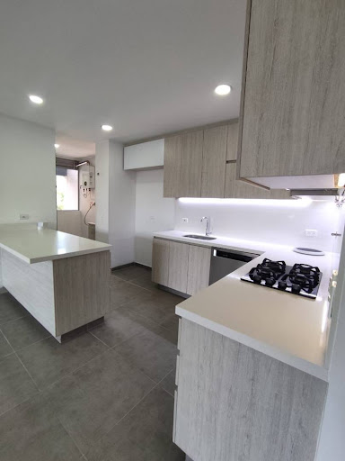 Apartamento en arriendo en Loma Del Escobero, Envigado · foto 2 de 16