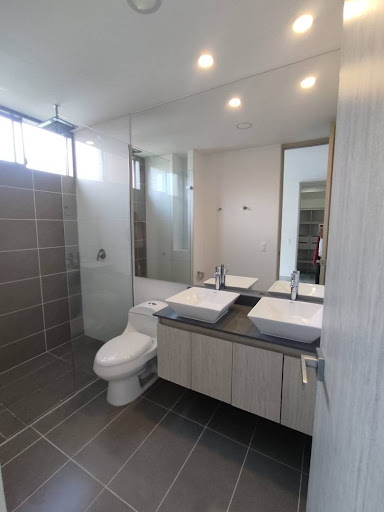 Apartamento en arriendo en Loma Del Escobero, Envigado · foto 6 de 16