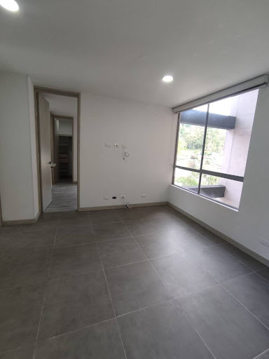 Apartamento en arriendo en Loma Del Escobero, Envigado · foto 9 de 16