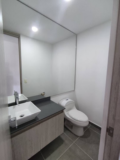 Apartamento en arriendo en Loma Del Escobero, Envigado · foto 10 de 16