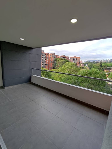 Apartamento en arriendo en Loma Del Escobero, Envigado · foto 14 de 16
