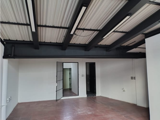 Bodega en arriendo en Perpetuo Socorro, Medellín, 160 m² · foto 4 de 14