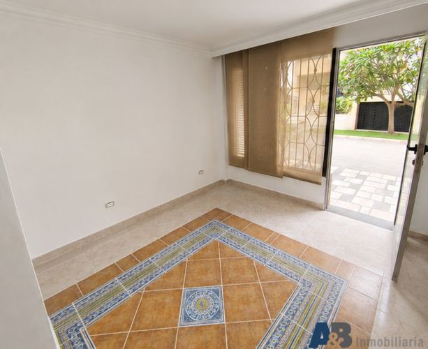 Oficina en arriendo en Belén Rosales, Medellín, 12 m² · foto 2 de 5