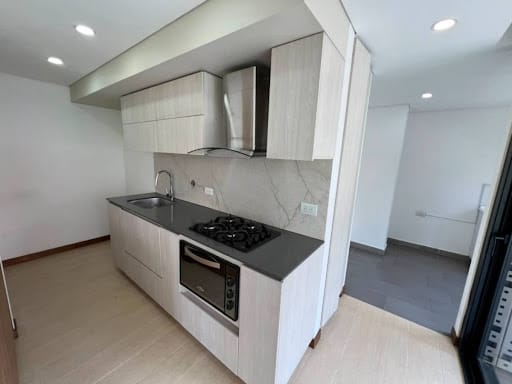 Apartamento de 3 alcobas en arriendo en Conquistadores, Medellín, 150 m² · foto 3 de 22