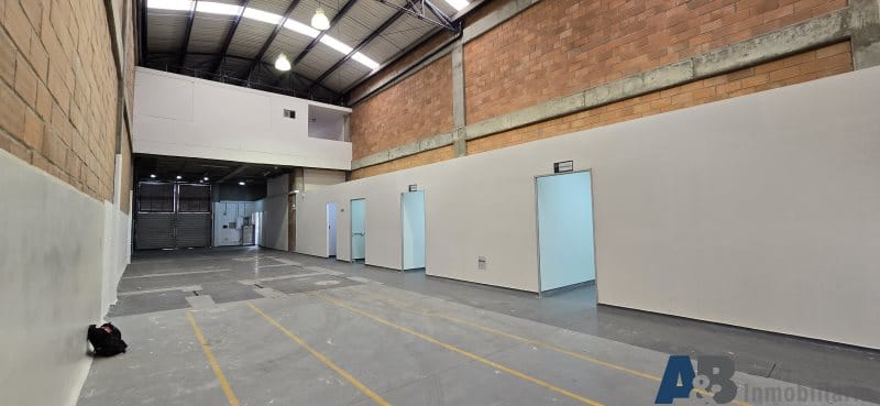 Bodega en arriendo en Aeropuerto, Rionegro, 405 m² · foto 4 de 13