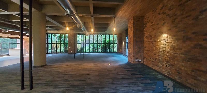 Apartamento en venta en El Poblado, Medellín · foto 2 de 12