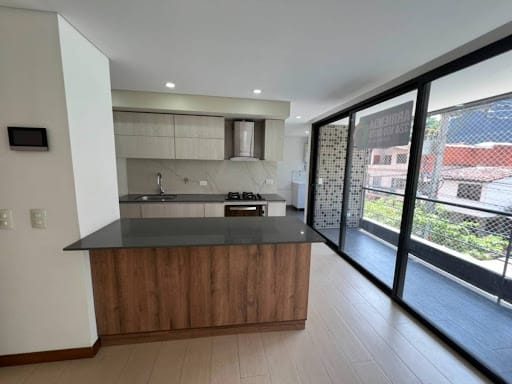 Apartamento de 3 alcobas en arriendo en Conquistadores, Medellín, 150 m² · foto 5 de 22