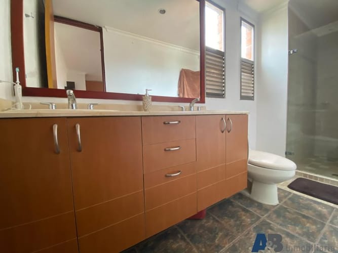 Apartamento de 3 alcobas en venta en Alejandría, Medellín, 145 m² · foto 13 de 16