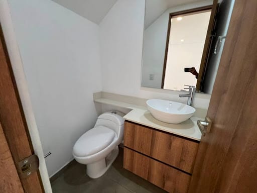 Apartamento de 3 alcobas en arriendo en Conquistadores, Medellín, 150 m² · foto 18 de 22