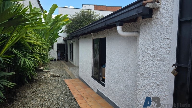 Casa en arriendo en El Poblado, Medellín · foto 10 de 24