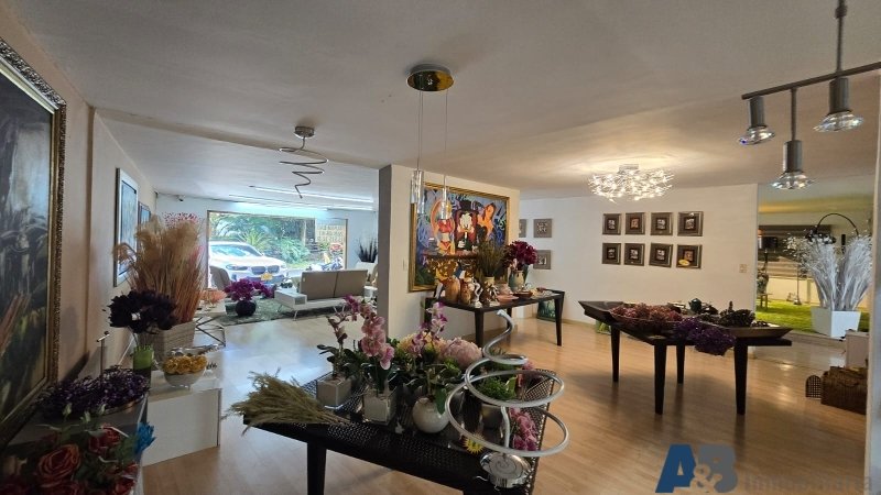 Casa en arriendo en El Poblado, Medellín · foto 13 de 24