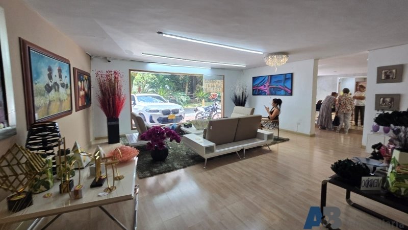 Casa en arriendo en El Poblado, Medellín · foto 14 de 24
