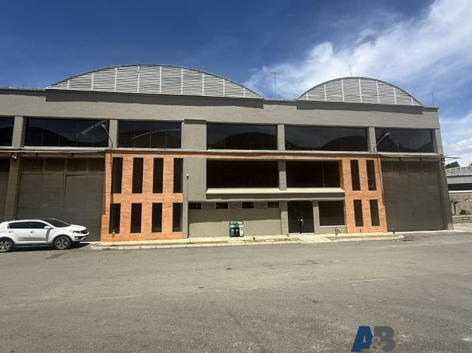 Bodega en arriendo en La Mosquita, Guarne, 1191 m² · foto 2 de 12