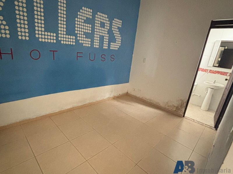 Casa en arriendo en El Poblado, Medellín · foto 7 de 16