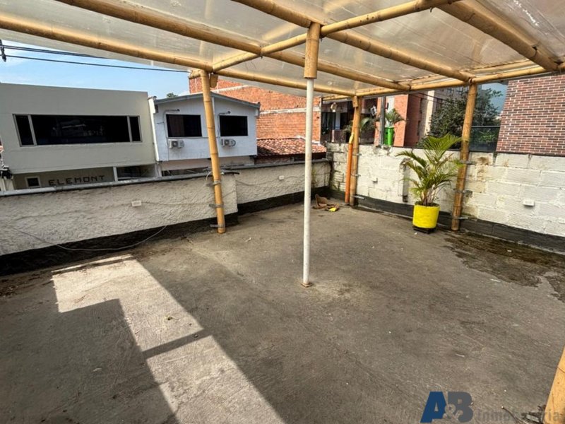 Casa en arriendo en El Poblado, Medellín · foto 15 de 16