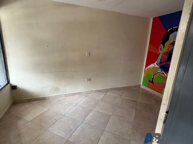 Casa de 11 alcobas en venta en Manila, Medellín, 300 m² · foto 10 de 16