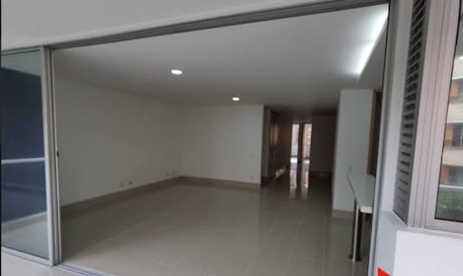 Apartamento de 3 alcobas en arriendo en Zuñiga, Envigado, 128 m² · foto 3 de 23
