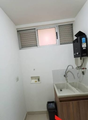 Apartamento de 3 alcobas en arriendo en Zuñiga, Envigado, 128 m² · foto 8 de 23