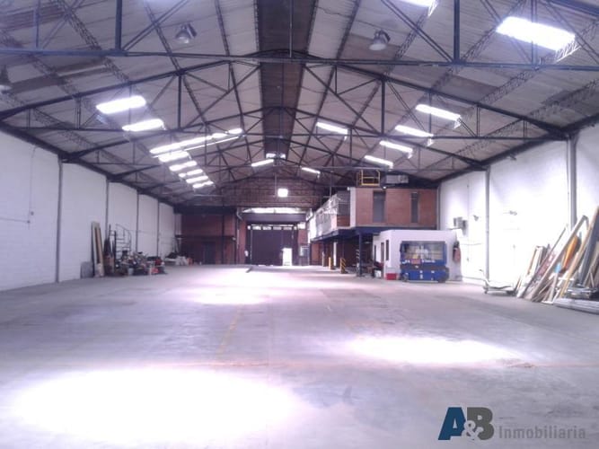 Bodega en venta en El Poblado, Medellín, 1700 m² · foto 6 de 22
