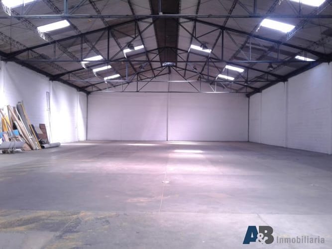Bodega en venta en El Poblado, Medellín, 1700 m² · foto 8 de 22