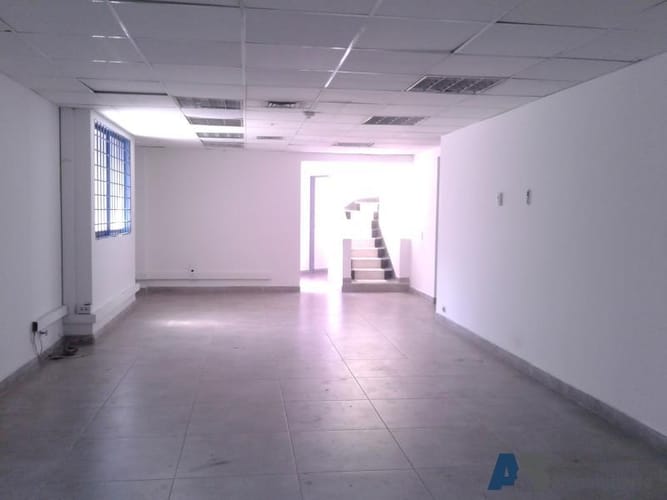 Bodega en venta en El Poblado, Medellín, 1700 m² · foto 13 de 22