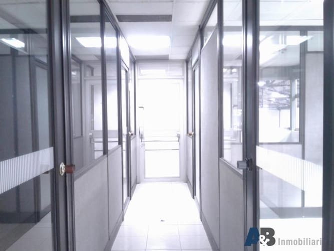 Bodega en venta en El Poblado, Medellín, 1700 m² · foto 21 de 22