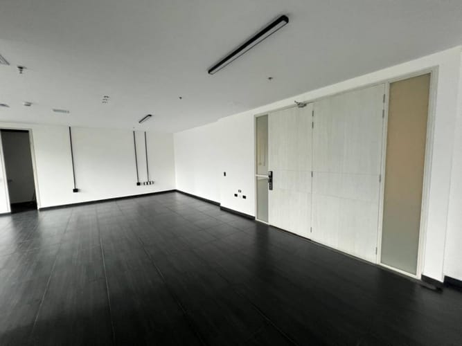 Oficina en arriendo en La Aguacatala, Medellín, 114 m² · foto 4 de 13