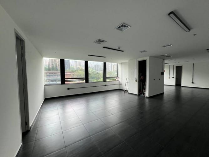 Oficina en arriendo en La Aguacatala, Medellín, 114 m² · foto 7 de 13