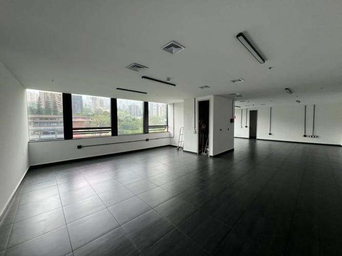 Oficina en arriendo en La Aguacatala, Medellín, 114 m² · foto 8 de 13