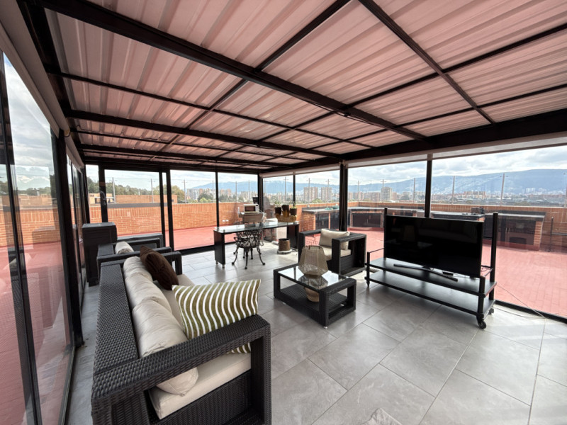 Apartamento en venta en Gratamira, Bogotá · foto 2 de 24